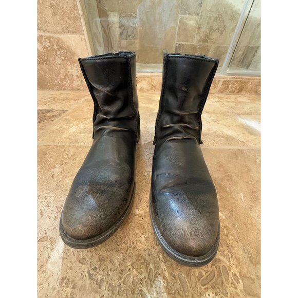 Billabong Black Leather Ankle Boots With Zipper Detail & Worn-In Style sz 9 - Picture 1 of 9